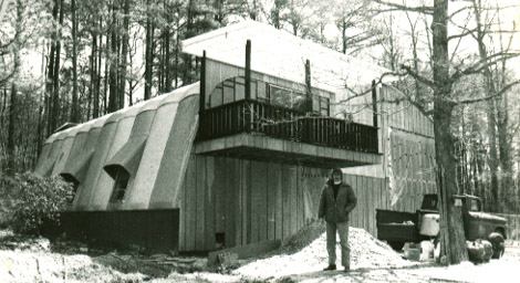 Picture of molded fiberglass building built by CFI.